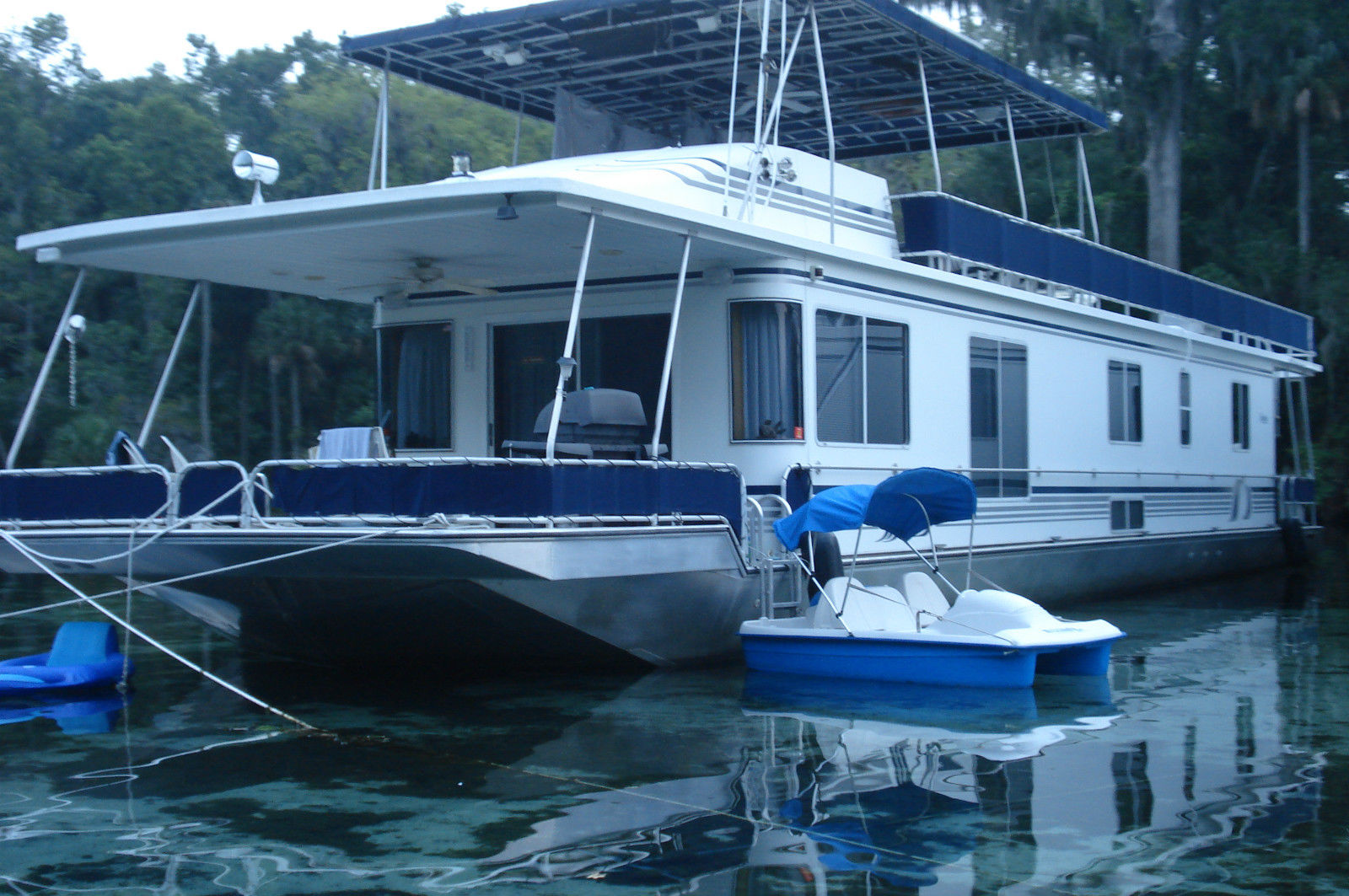 houseboat-by-stardust-for-sale