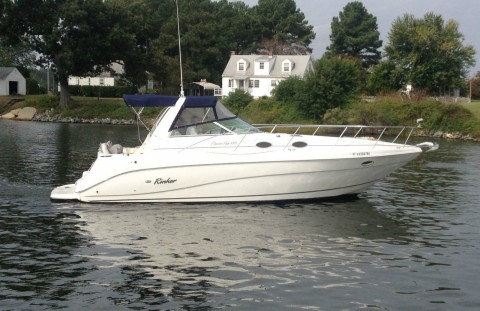 2000 Rinker 330 Fiesta Vee Cruiser for sale