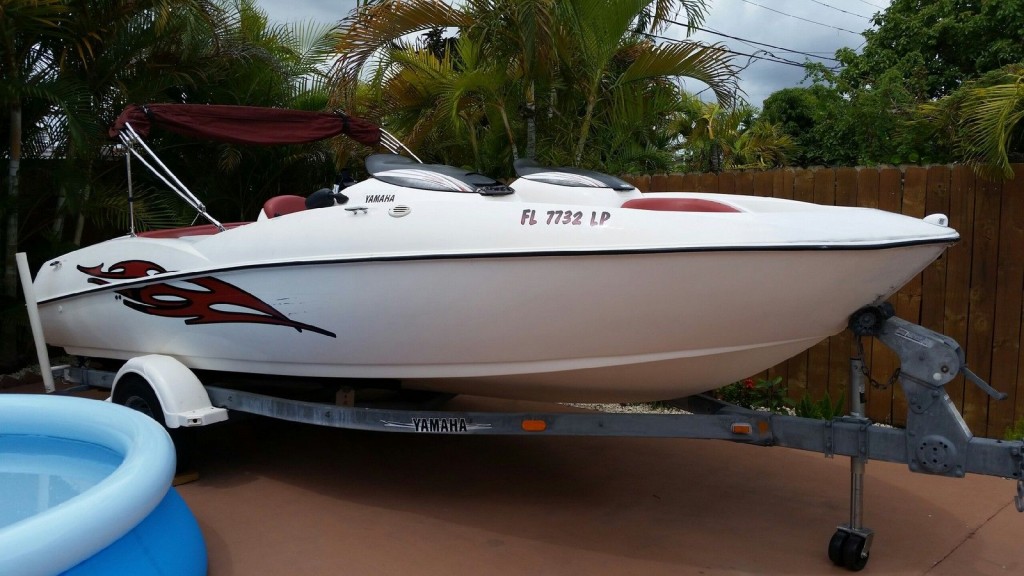 2001 Yamaha LS 2000 JET BOAT