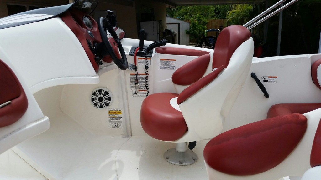 2001 Yamaha LS 2000 JET BOAT