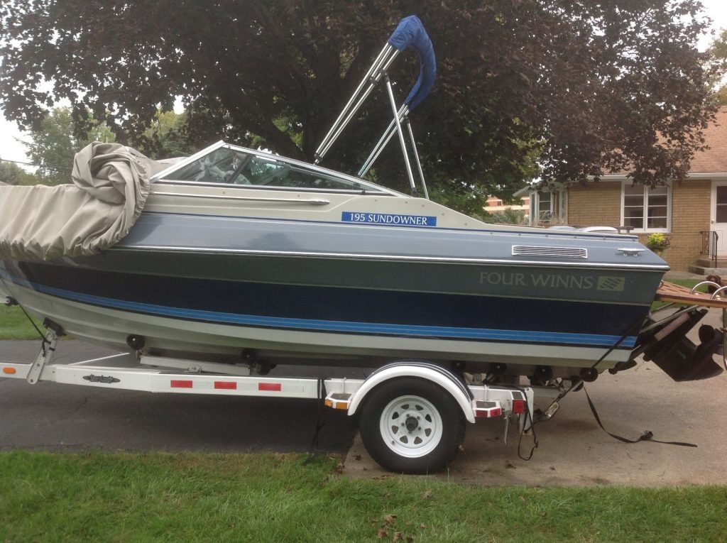 Turn key vessel 1987 Four Winns 195 Sundowner