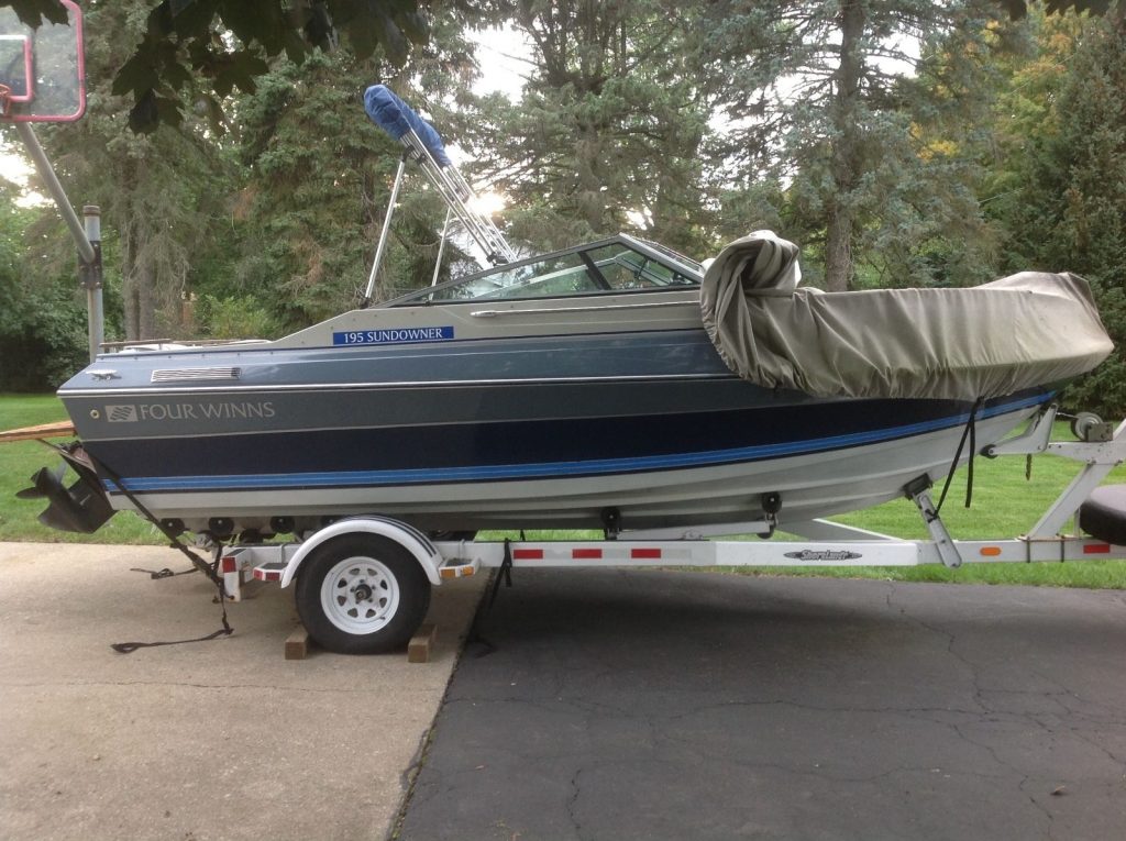 Turn key vessel 1987 Four Winns 195 Sundowner