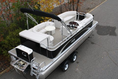 VERY NICE 2017 Tahoe Grand Island 23 GT Cruise for sale