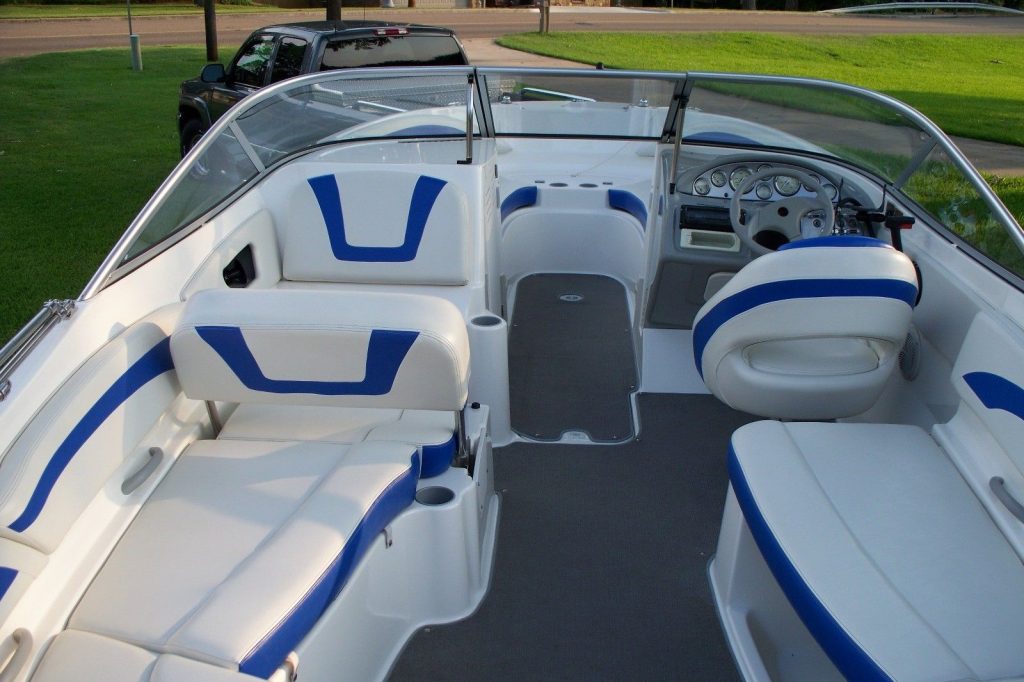 2006 Bayliner 219 SD, 81 Hours on engine