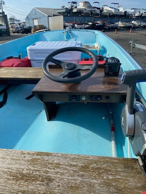 1965 Boston Whaler 13 Sport w/1987 50HP Johnson Motor & trailer