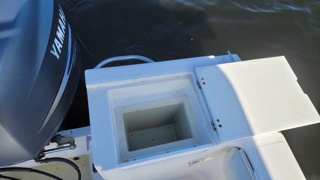 2004 Wellcraft 22 WA, YAMAHA 4stroke 225 hp with only 624 hours.