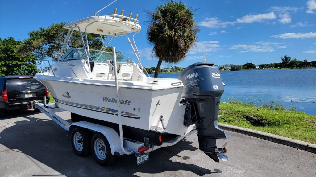 2004 Wellcraft 22 WA, YAMAHA 4stroke 225 hp with only 624 hours.