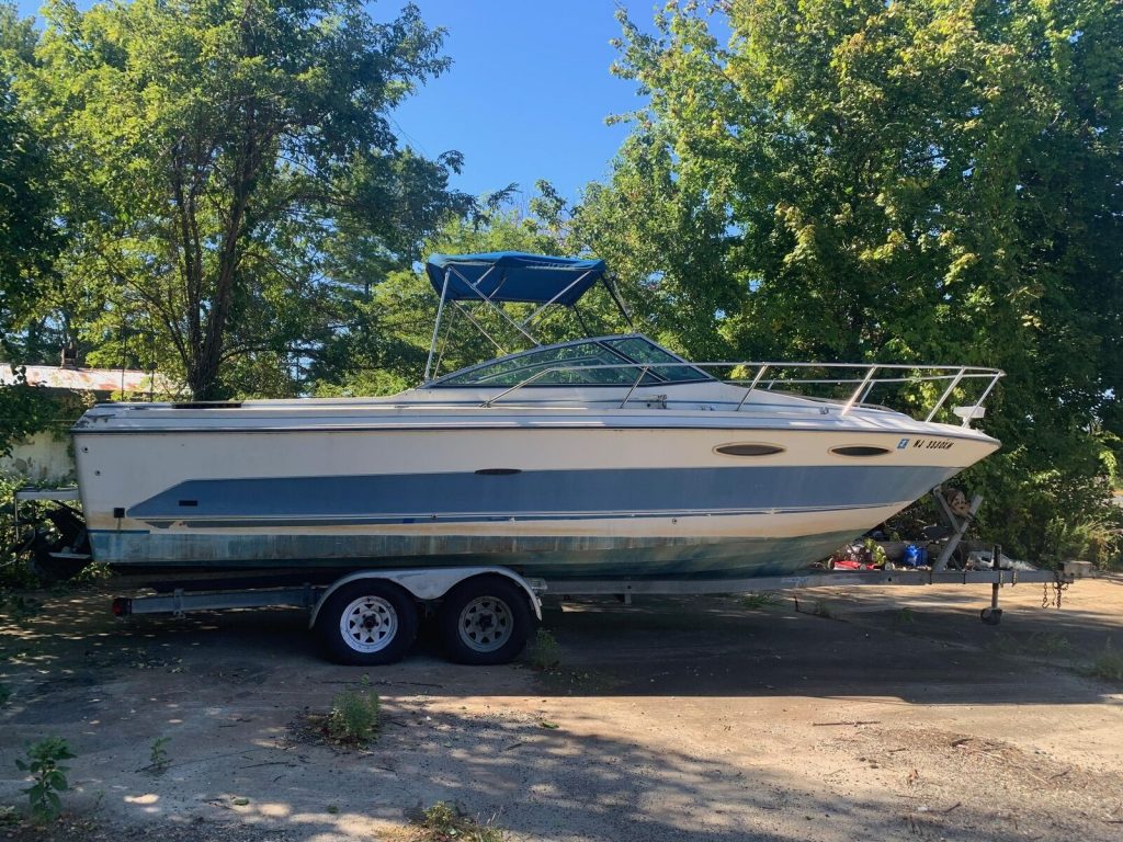 1986 Sea Ray 25′ Boat Located in Farmingdale, NJ – Has Trailer