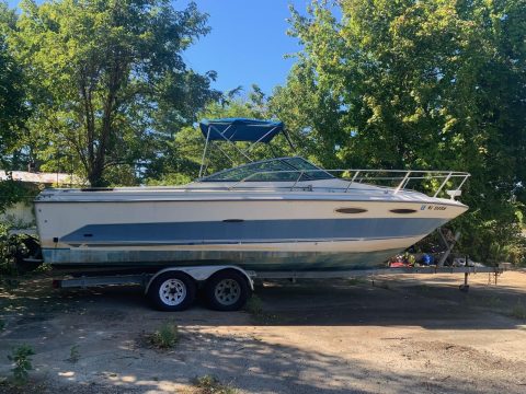 1986 Sea Ray 25′ Boat Located in Farmingdale, NJ – Has Trailer for sale