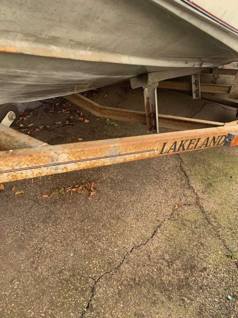 1990 Lakeland Pro 15′ Boat Located in Milwaukee, WI – Has Trailer