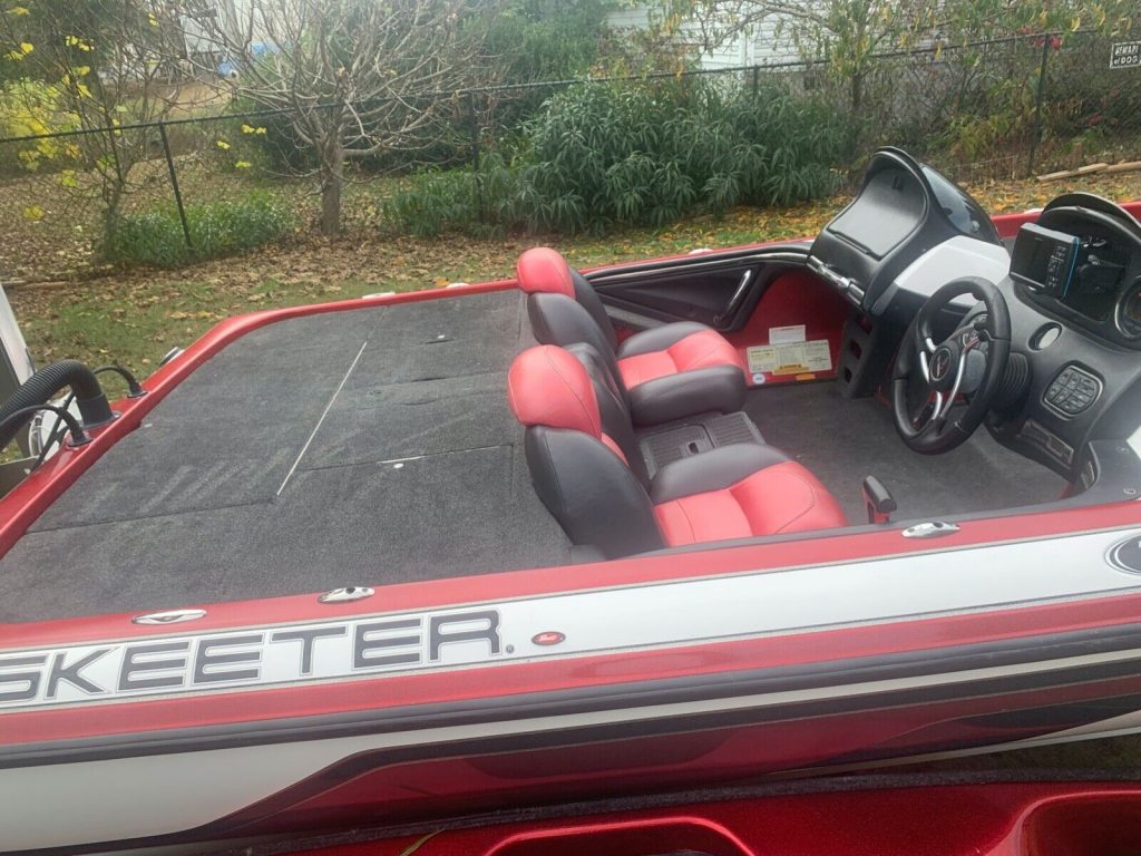 2006 Skeeter bass boat