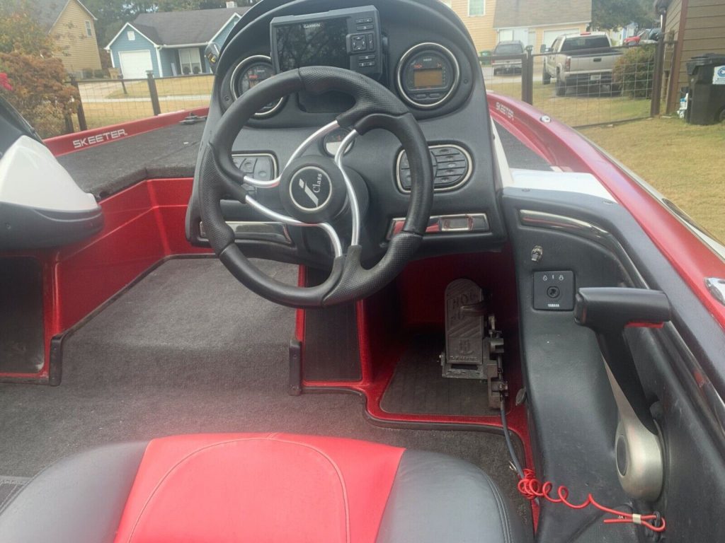 2006 Skeeter bass boat