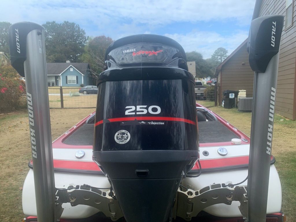2006 Skeeter bass boat