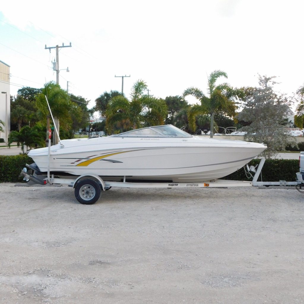 2007 Four Winns Horizon 210 Bow Rider with Loads of Upgrades and only 163 Hr