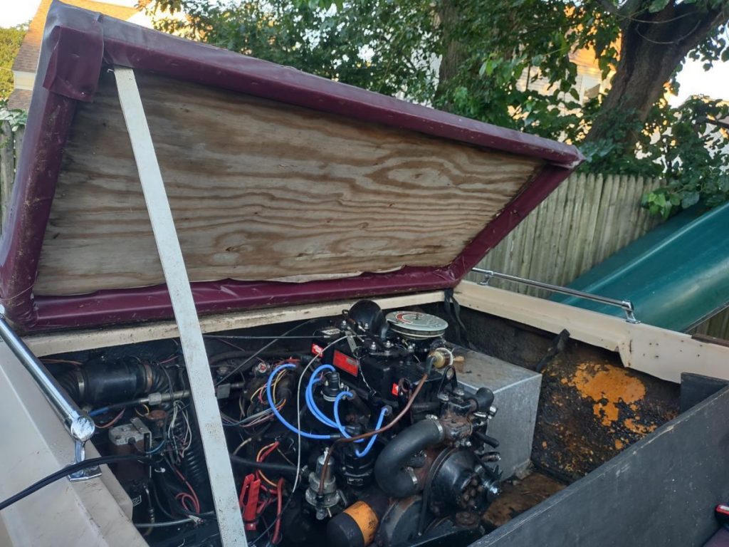 1986 Glasstream 15′ Boat Located in Stratford, CT – Has Trailer