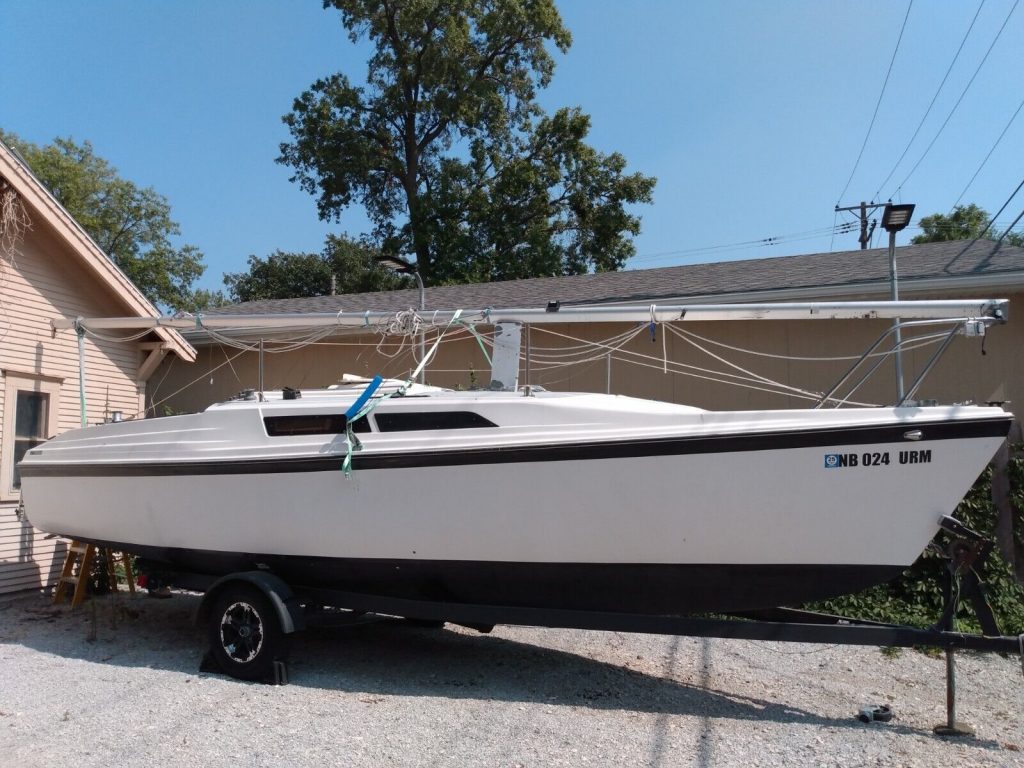 1990 Macgregor 26D Sailboat & Trailer