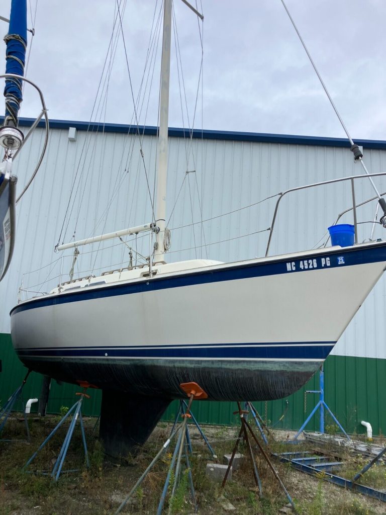 1980 O’day 30′ Sailboat – Inboard Diesel Michigan