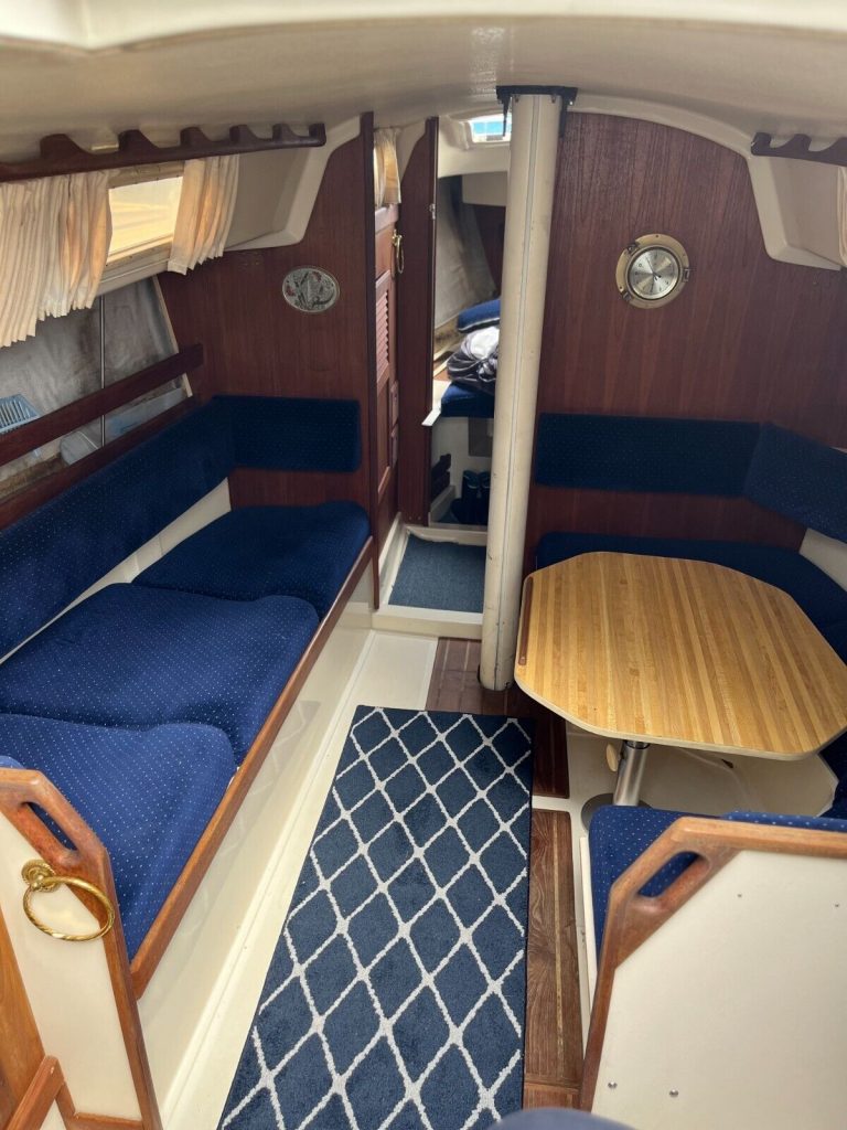 1980 O’day 30′ Sailboat – Inboard Diesel Michigan