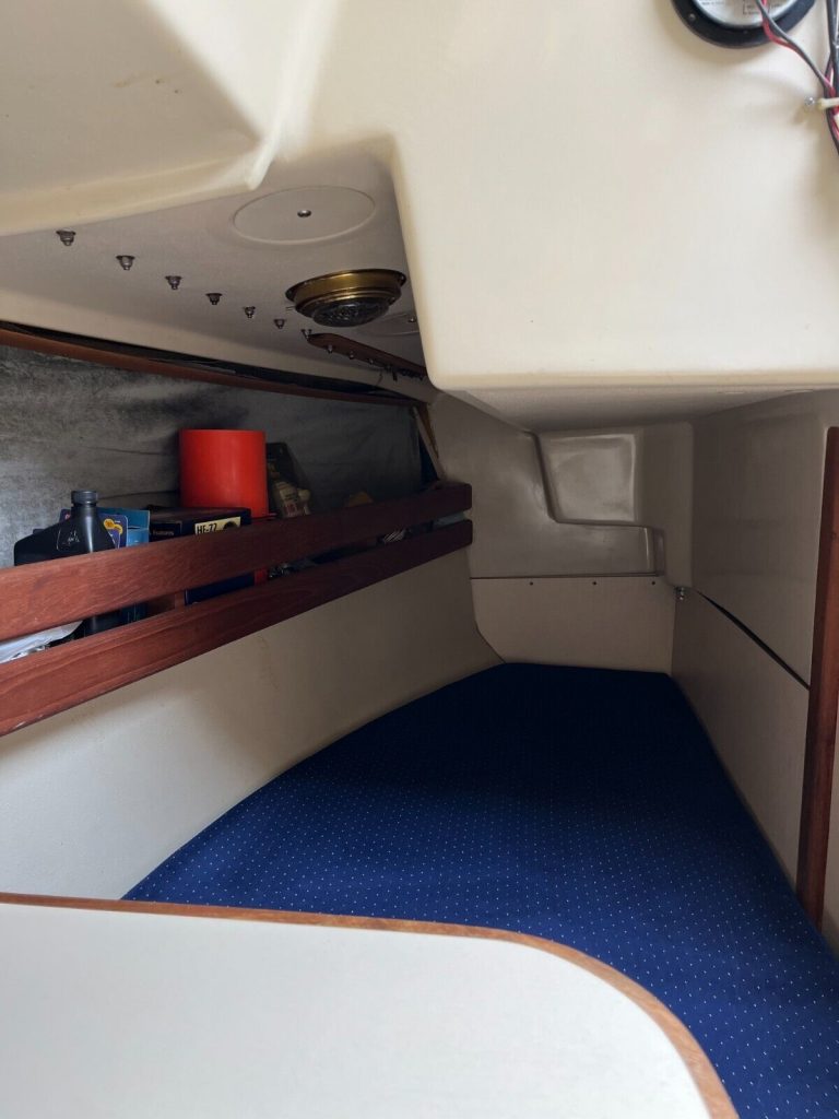 1980 O’day 30′ Sailboat – Inboard Diesel Michigan