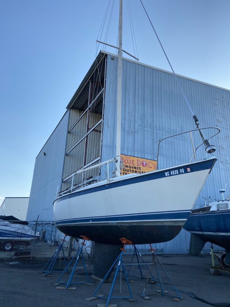 1980 O’day 30′ Sailboat – Inboard Diesel Michigan