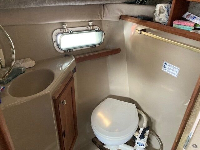 1985 Bayliner Contessa 28′ Cabin Cruiser – New Jersey