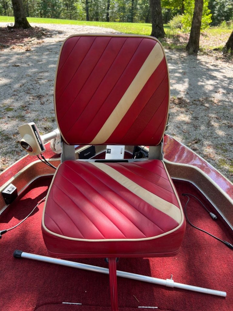 1988 Champion Fish&ski 20’1″ Boat & Trailer – Missouri