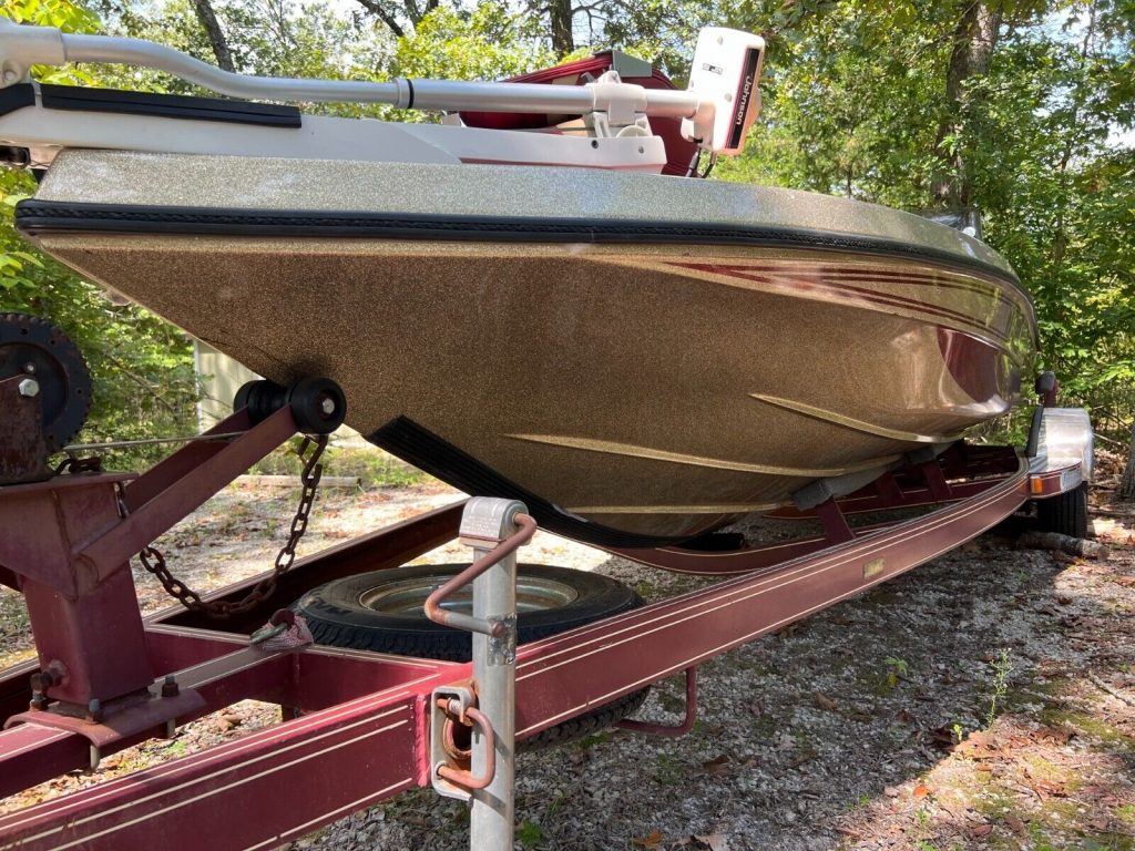 1988 Champion Fish&ski 20’1″ Boat & Trailer – Missouri