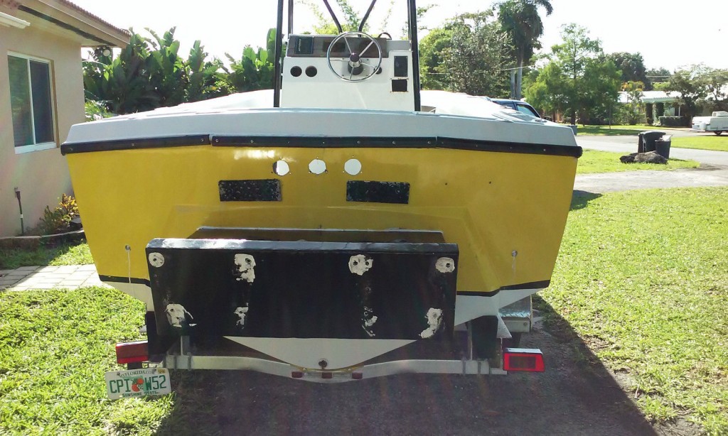 1974 Formula Center console open Fisherman Outboard Fishing boat
