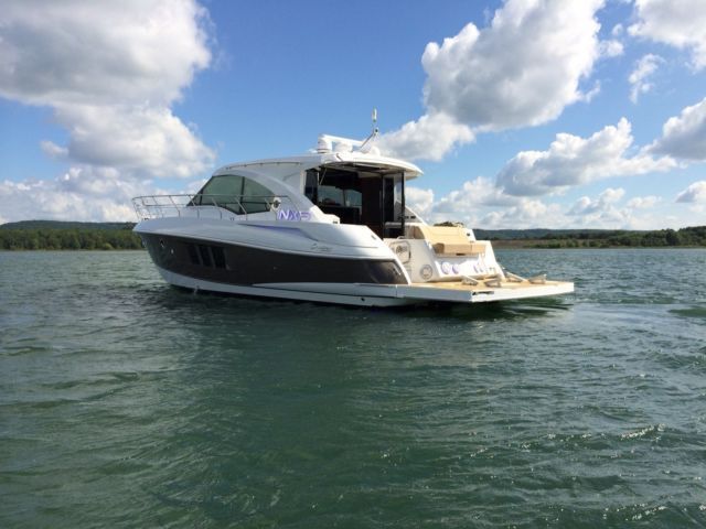 2013 Cruisers Yachts 45 Cantius