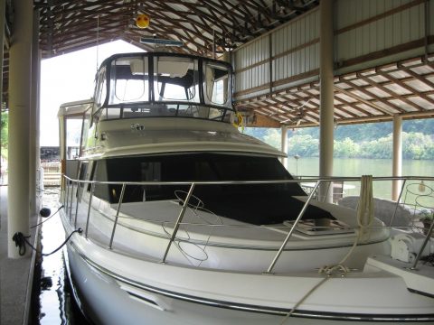 1986 Carver Boats 4207 Motoryacht for sale