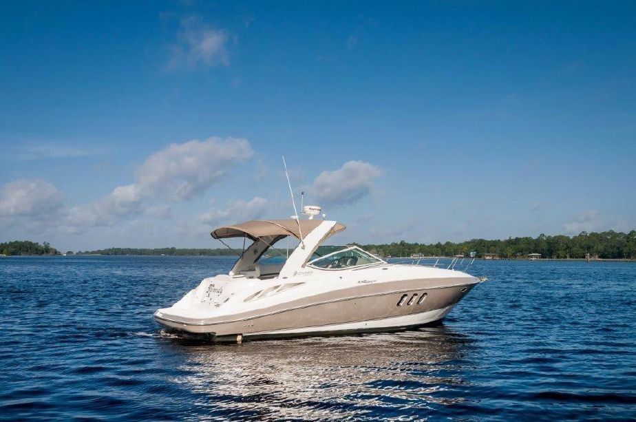 2008 Cruisers 330 Yachts Express