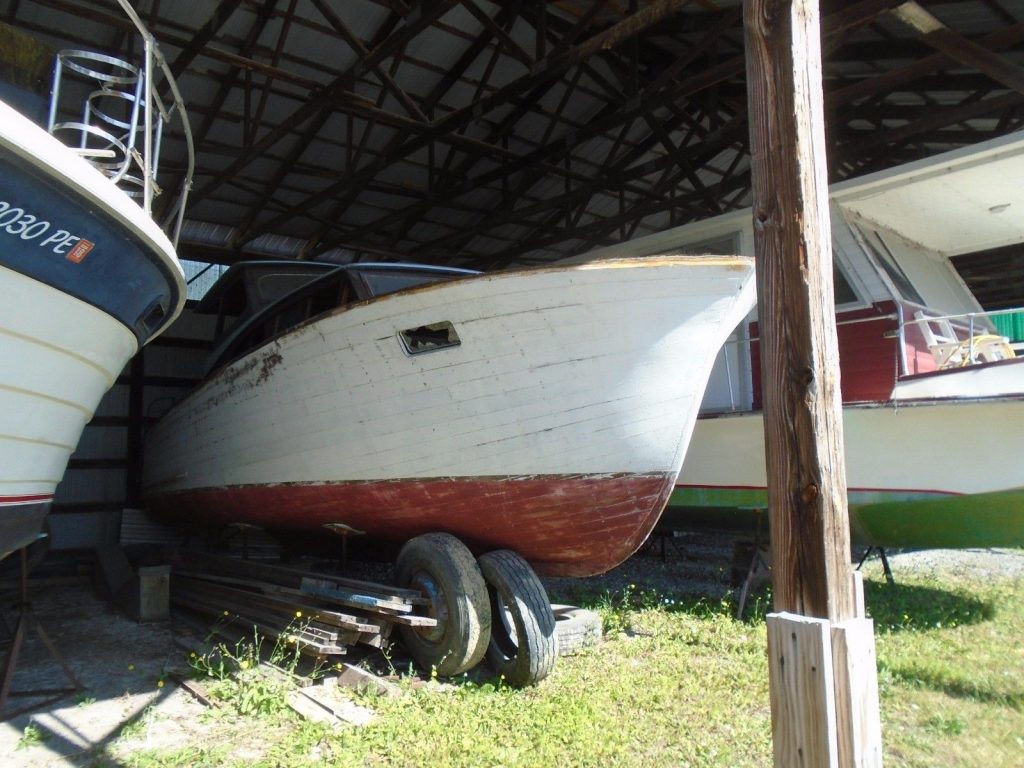 1957 Richardson Express Wooden boat