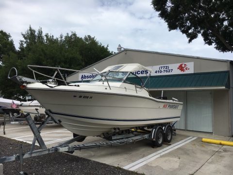 1990 Pursuit 2350 in very good condition for sale