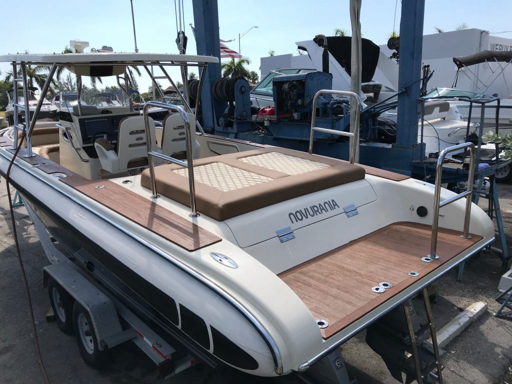 2008 Novurania 31 Chase Turbo Diesel Center Console