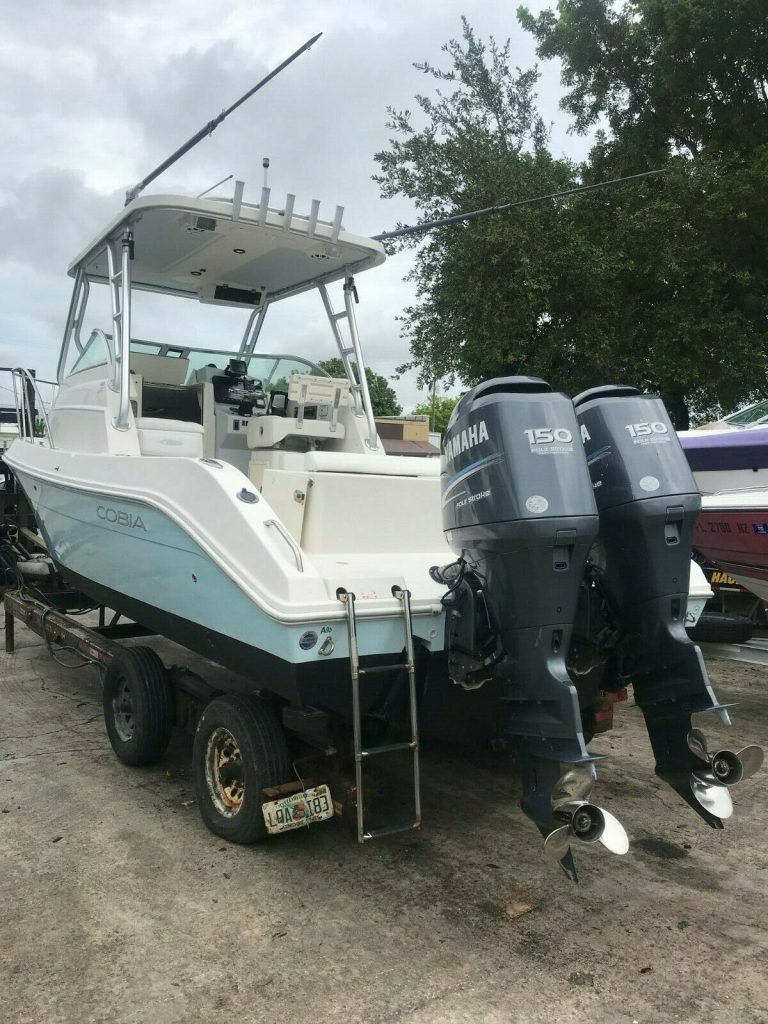 2008 Cobia 256 EXP, Powered by twin Yamaha 4 Strokes