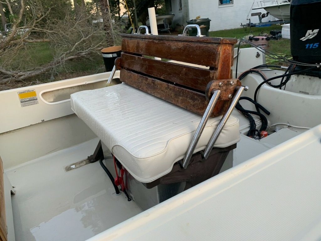 1987 Boston Whaler 17 Newport with Factory Montauk Package