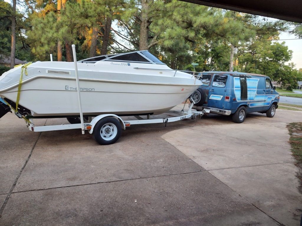 1994 Thompson Carrera 2200 21 ft cubby cabin cruiser boat.