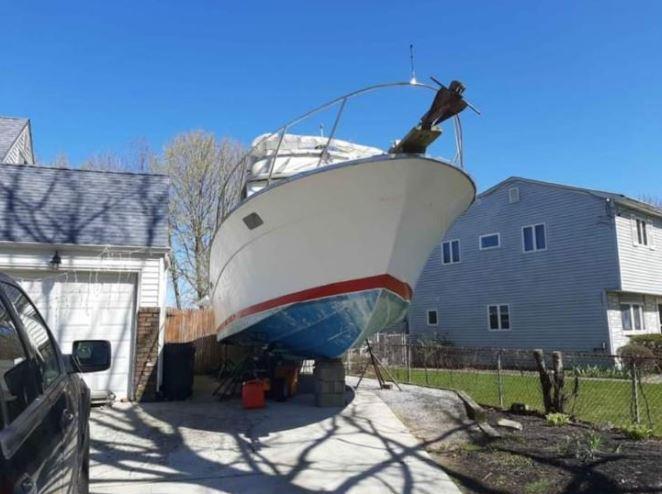 1977 Silverton 32′ Boat Located in Long Island, NY – No Trailer