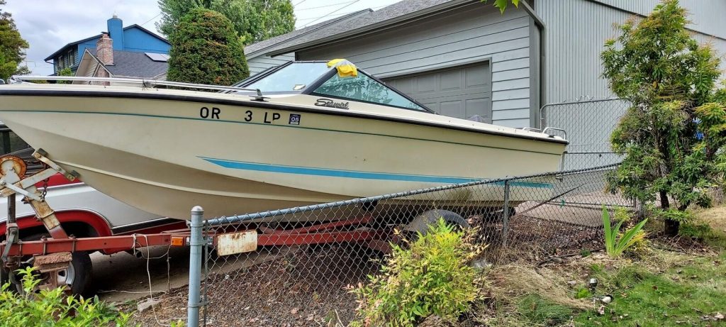 1981 Seaswirl 16′ Boat Located in Keizer, OR – Has Trailer
